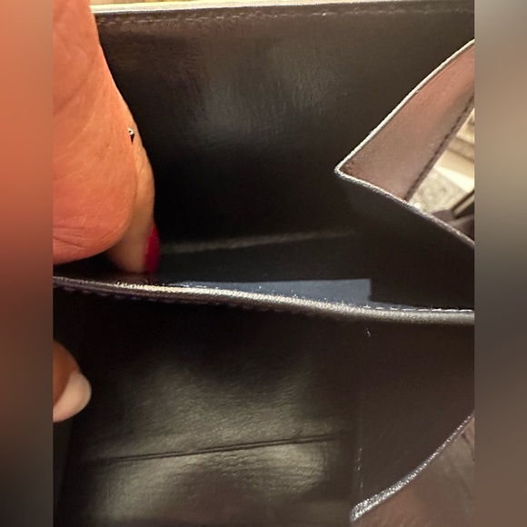 ⭐️⭐️EUC Vintage MCM White and Navy Blue Compact Wallet - Picture 9 of 11